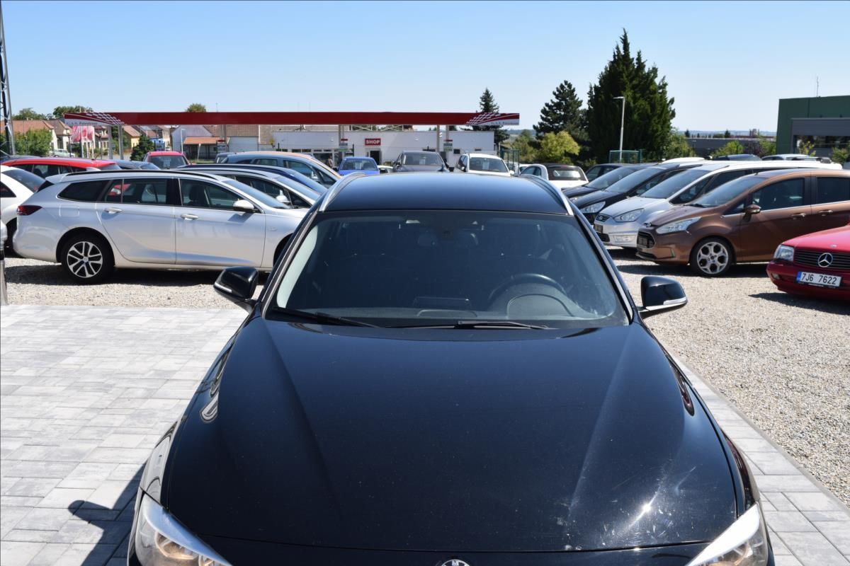 BMW Řada 3, 2,0 318d F31 105KW NAVI TAŽNÉ - fotka 3