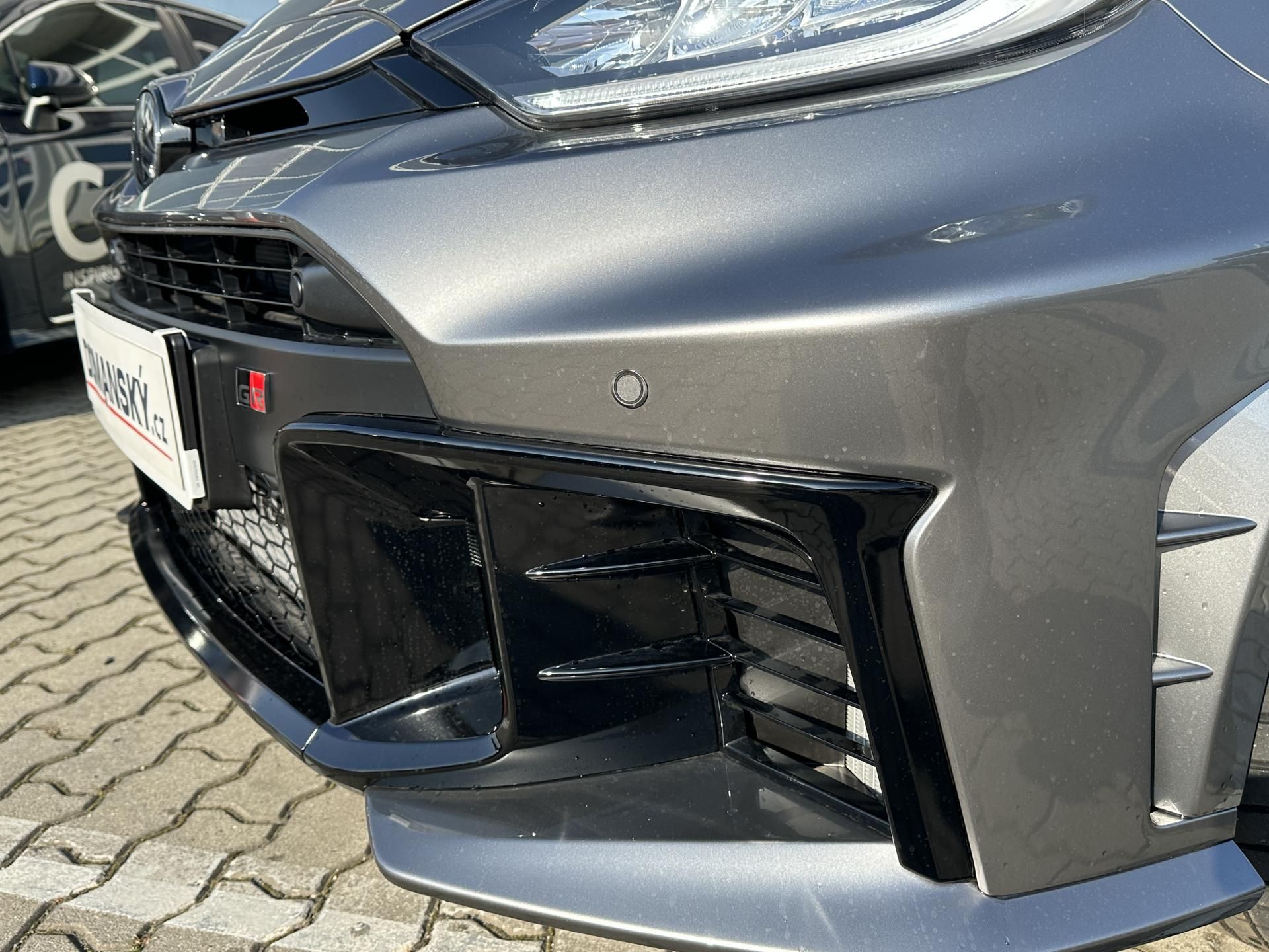 Toyota GR Yaris, 1.6 Turbo AT DYNAMIC VIP - fotka 4