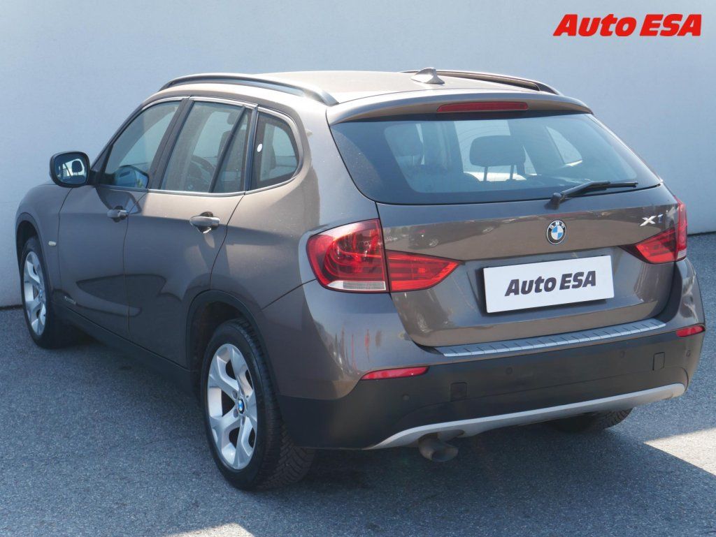 BMW X1, 2.0 D xDrive 20d,ČR,AC - fotka 6