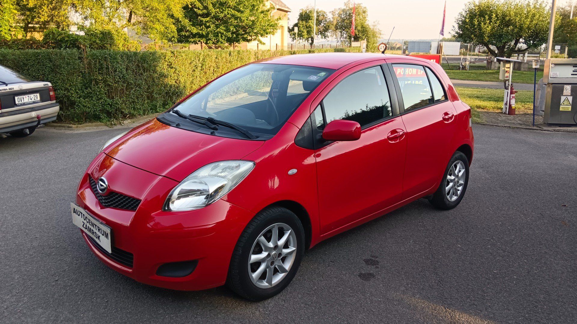 Daihatsu Charade, 1.3I 73 KW - fotka 2