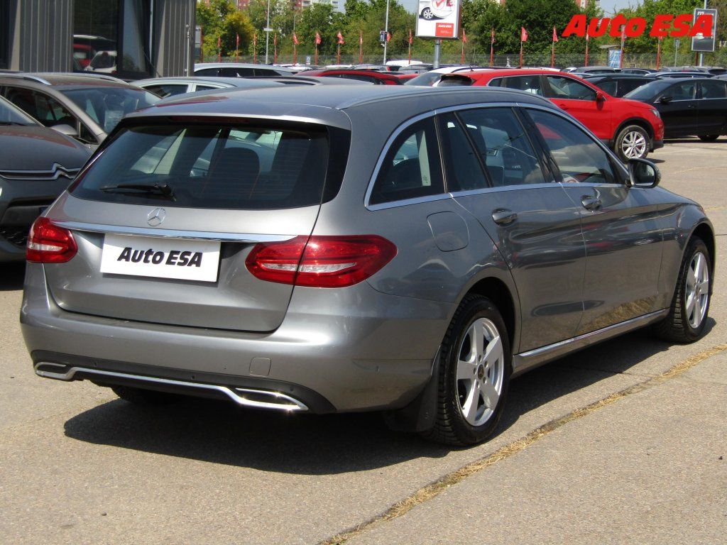 Mercedes-Benz Třídy C, 1.6 CDi C 180d,1.maj,AT - fotka 4