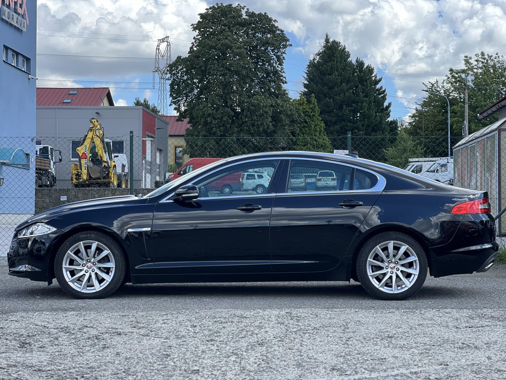 Jaguar XF, 3.0D AUTOMAT KŮŽE NAVI KAMERA - fotka 4