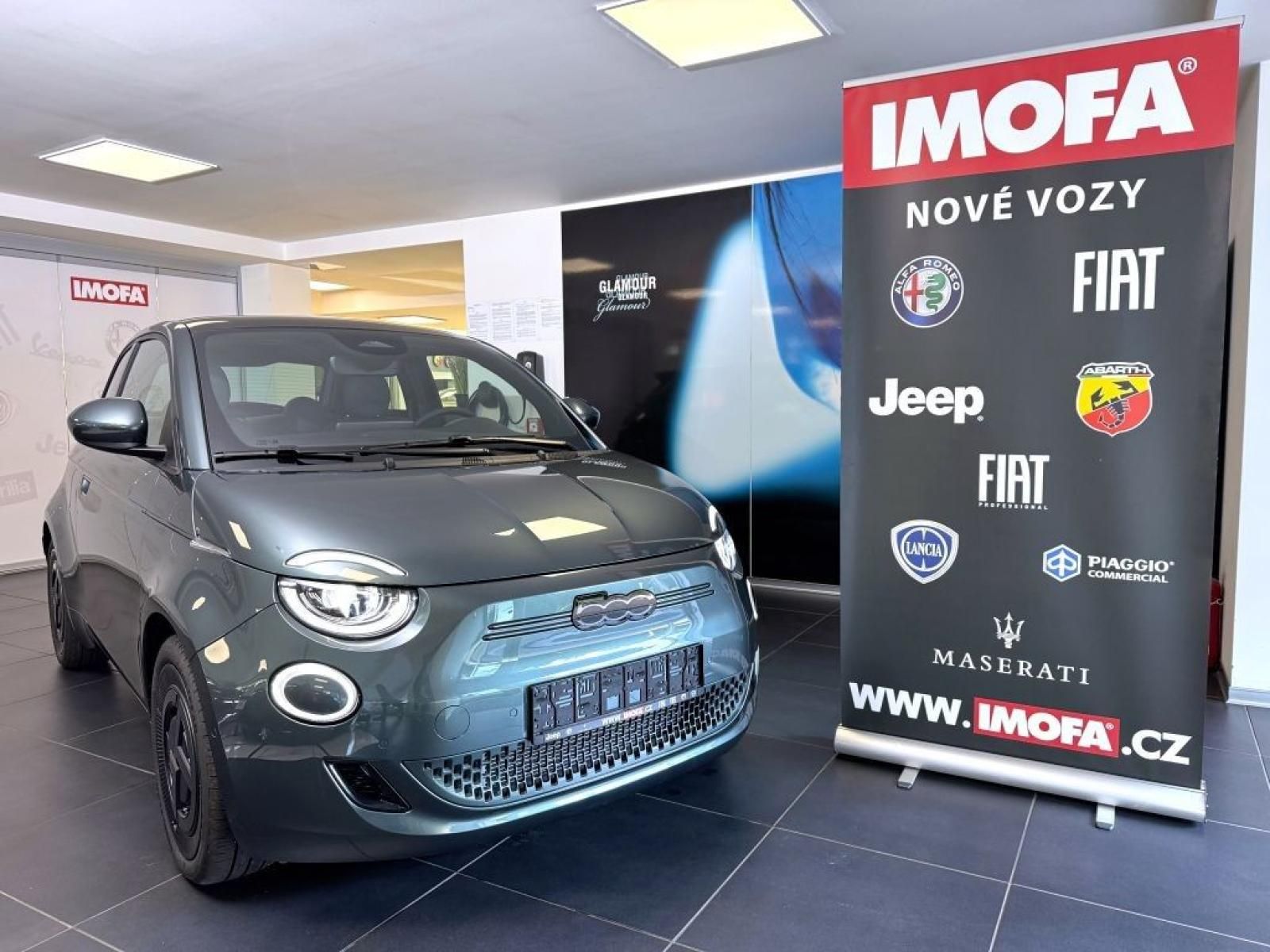 Fiat 500E, BEV Giorgio Armani 320km 42 - fotka 2