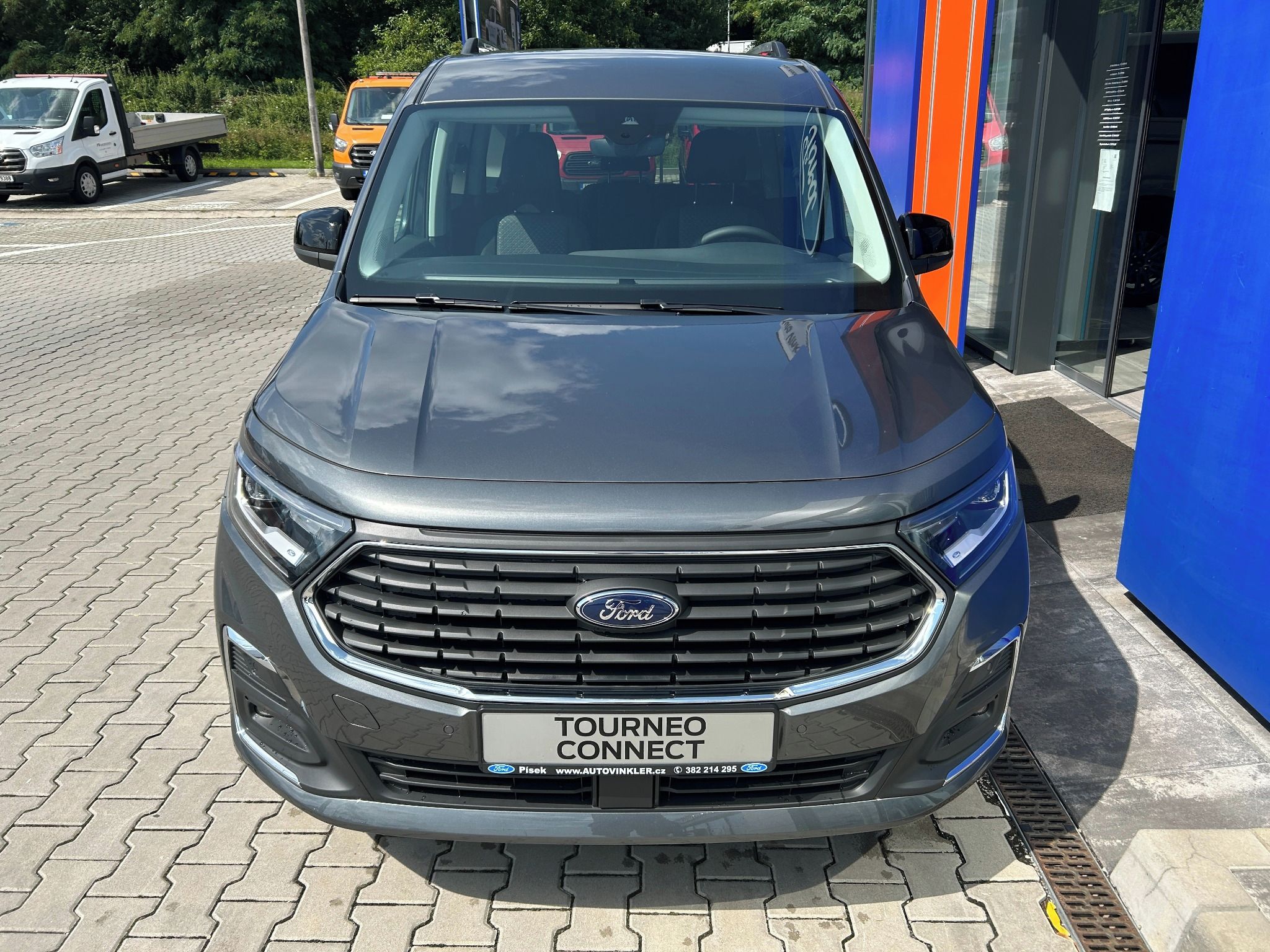 Ford Tourneo Connect, 1.5 Ecoboost 85kW AT Titanium - fotka 2