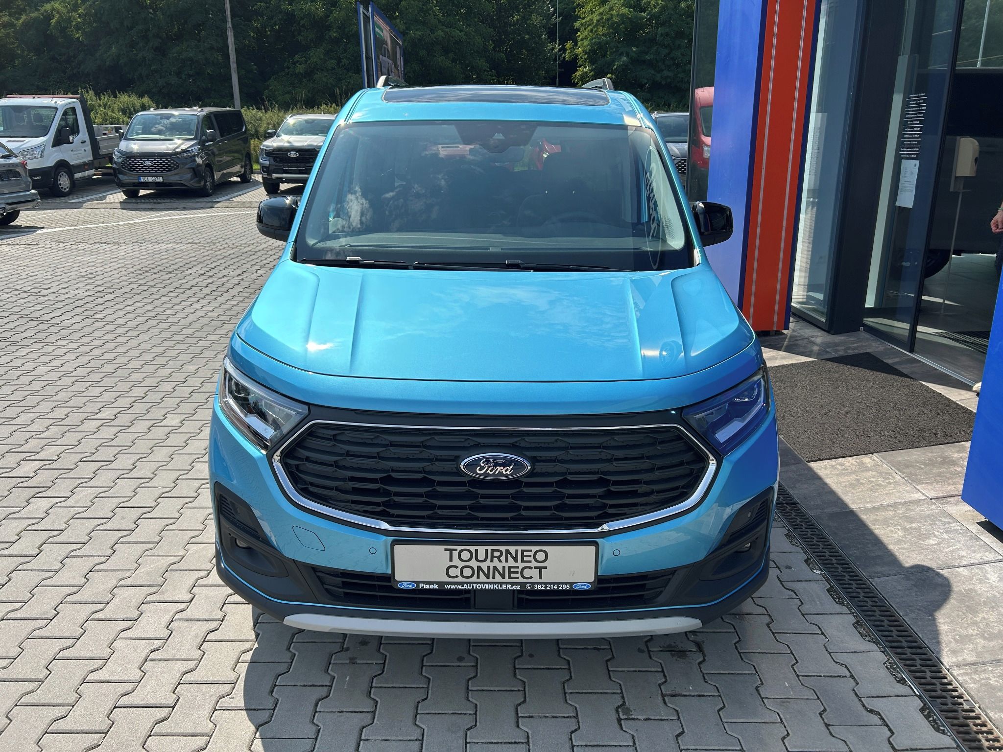 Ford Tourneo Connect, 1.5 EcoBoost PHEW 110kW Active - fotka 2