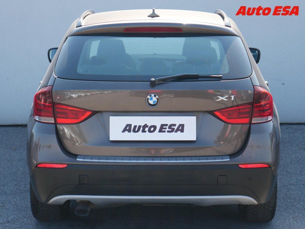 BMW X1, 2.0 D xDrive 20d,ČR,AC - fotka 5