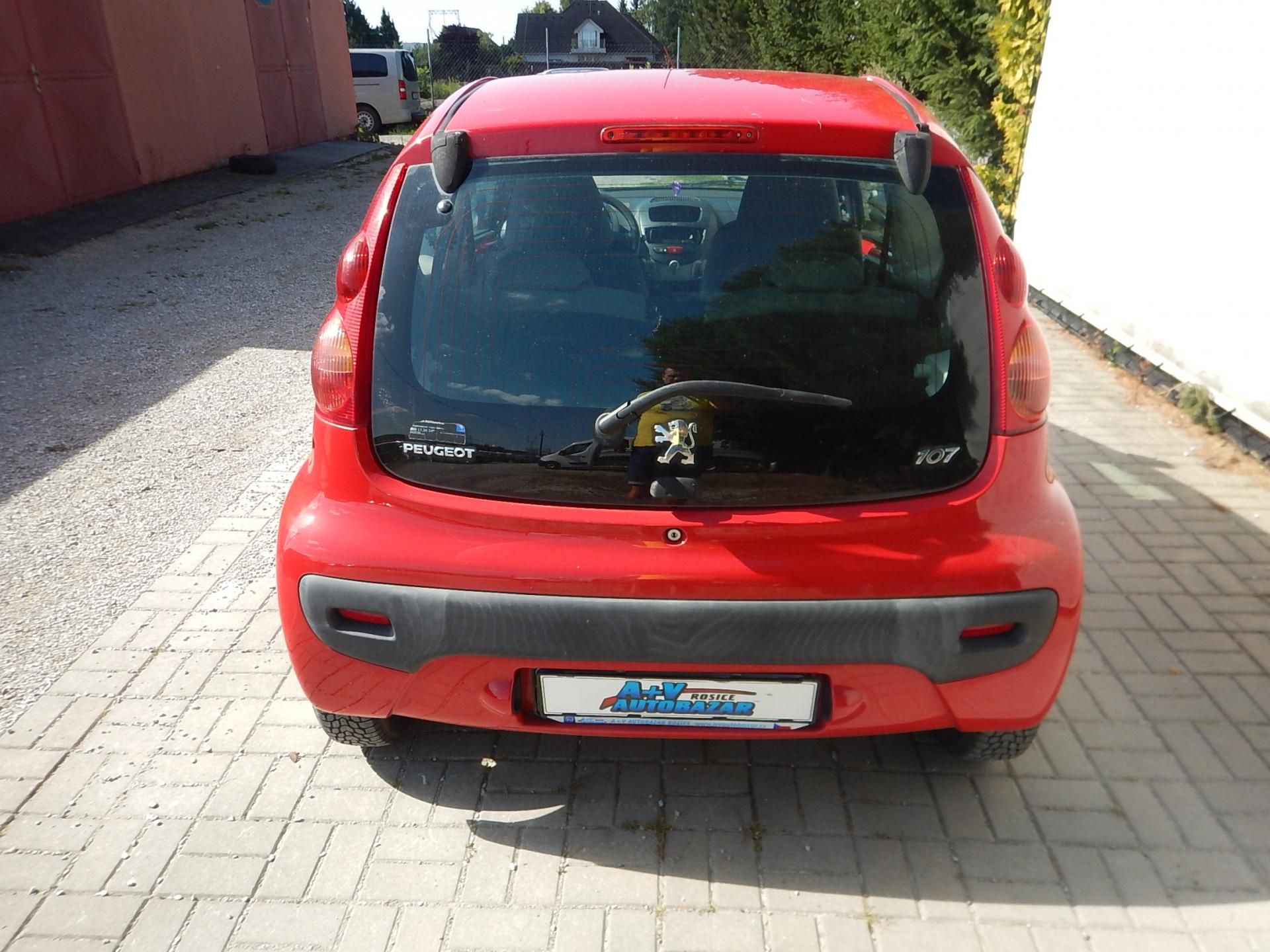 Peugeot 107, 1.0i, 69000 KM!!! - fotka 5