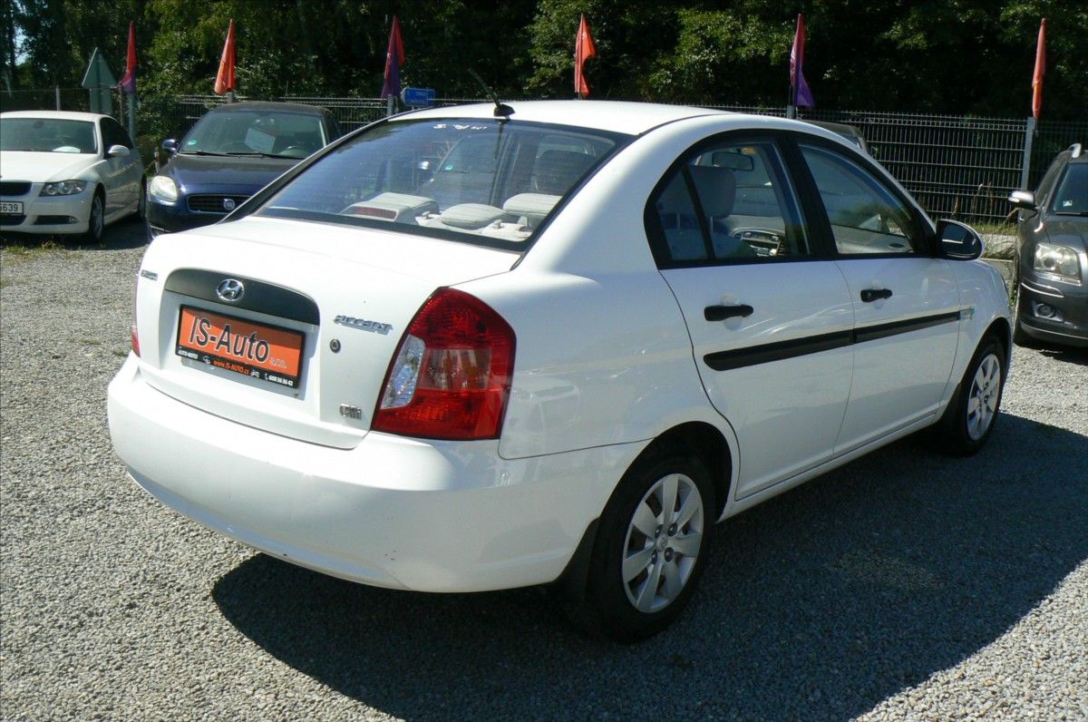 Hyundai Accent, 1,5 CRDi - fotka 4