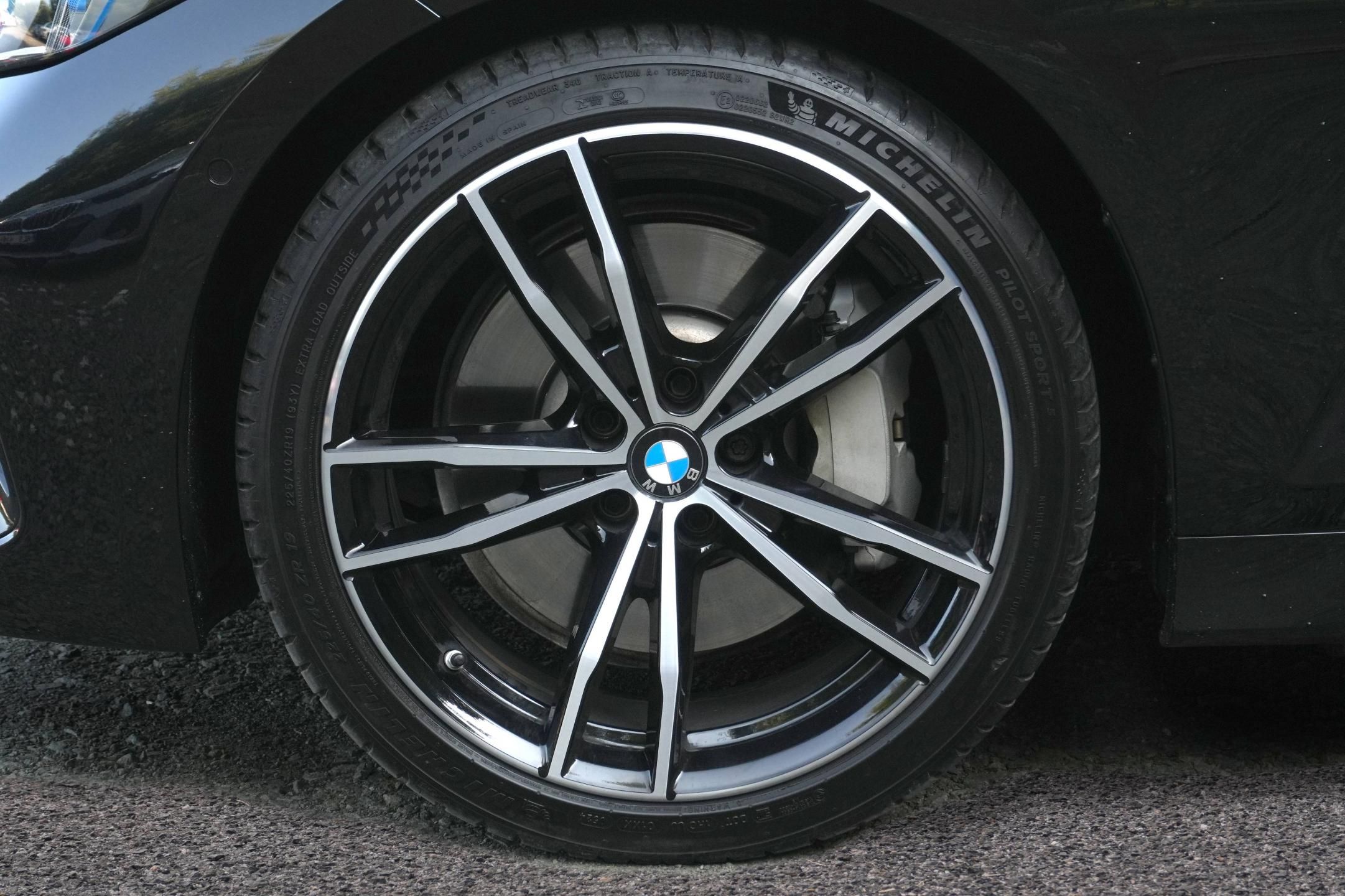 BMW Řada 3, 330d xDrive, Tažné, Kamera - fotka 3