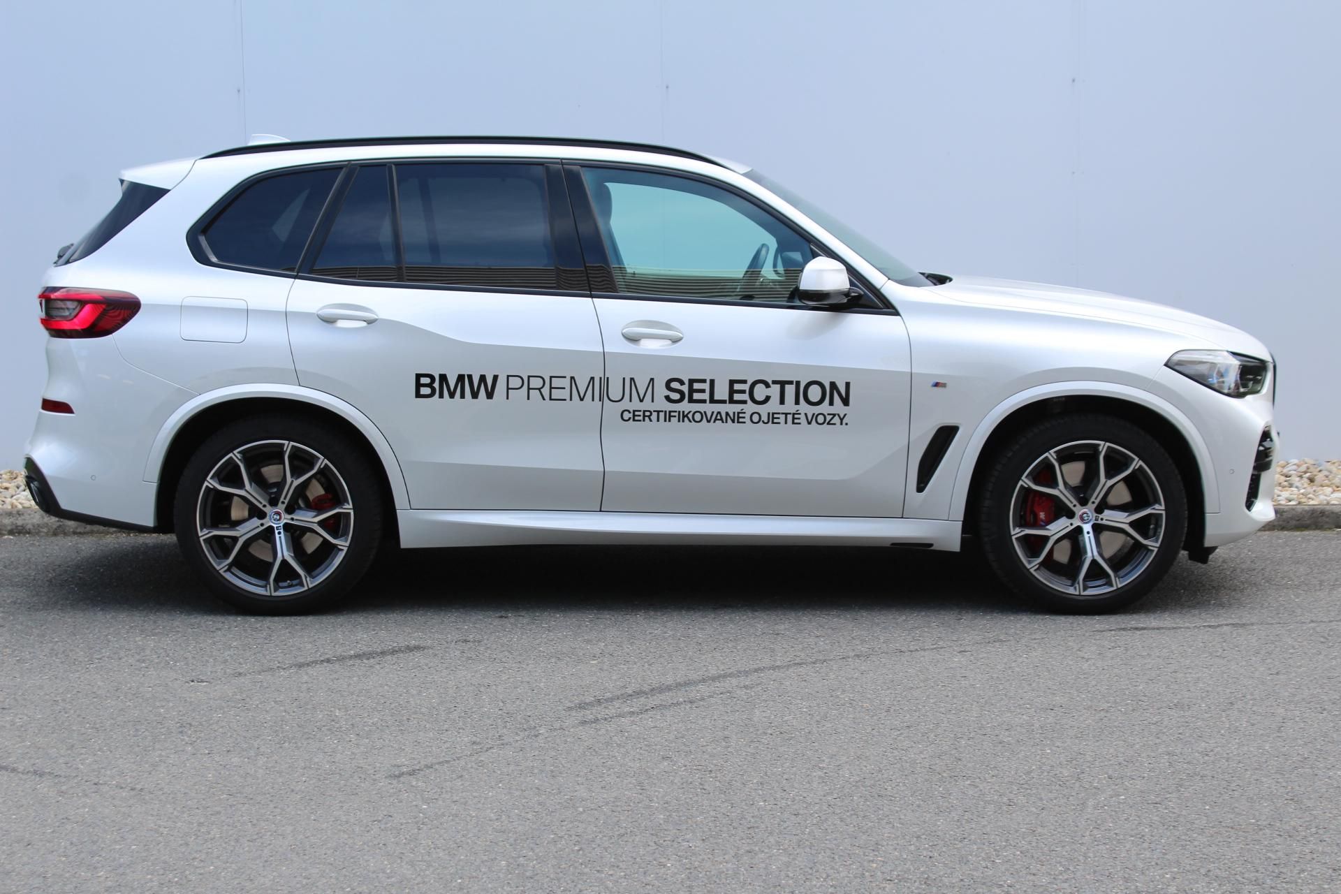 BMW X5, M50i - fotka 3