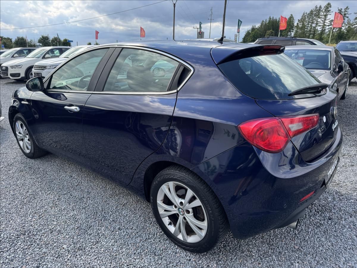 Alfa Romeo Giulietta, 1.6 Mjtd 77kw - fotka 5