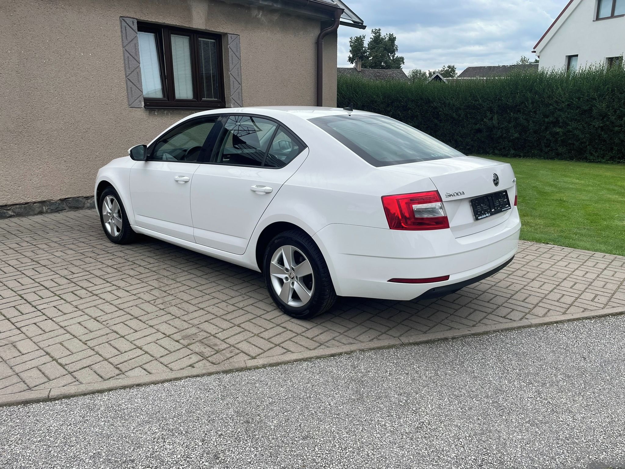 Škoda Octavia, 1,6 TDi 85 kW Ambition - fotka 6