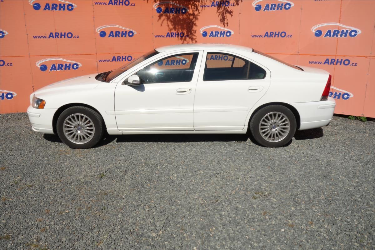 Volvo S60, 2,4 D5 93KW, MANUAL, AUT.AC. - fotka 4