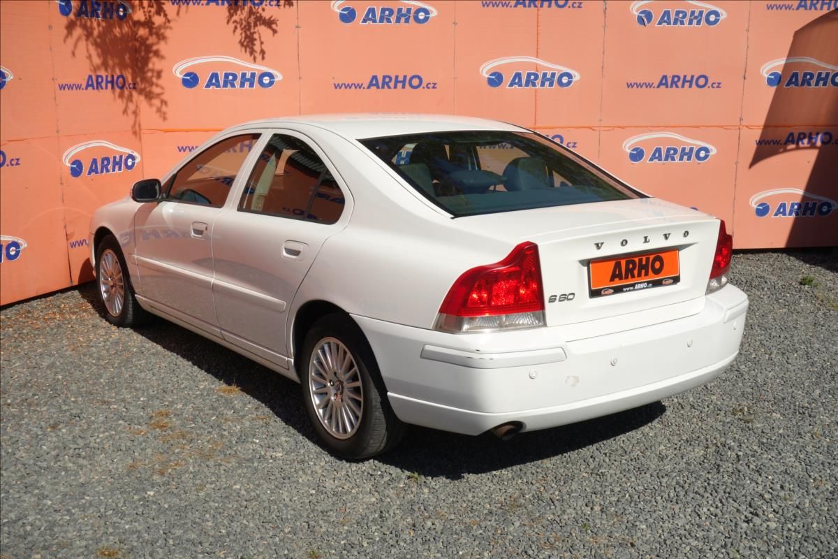 Volvo S60, 2,4 D5 93KW, MANUAL, AUT.AC. - fotka 5
