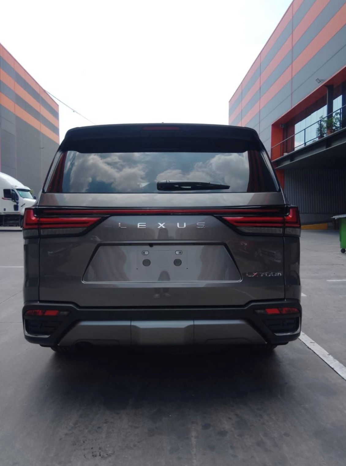 Lexus, LX 700h Luxury - fotka 4