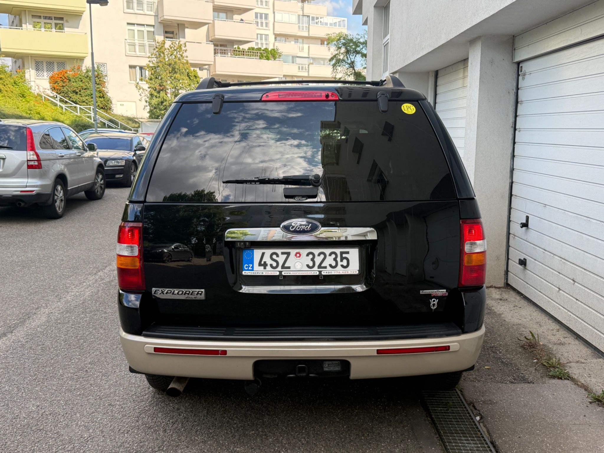 Ford Explorer, V8 4.6i + LPG 217kw Aut Taž 2t - fotka 4