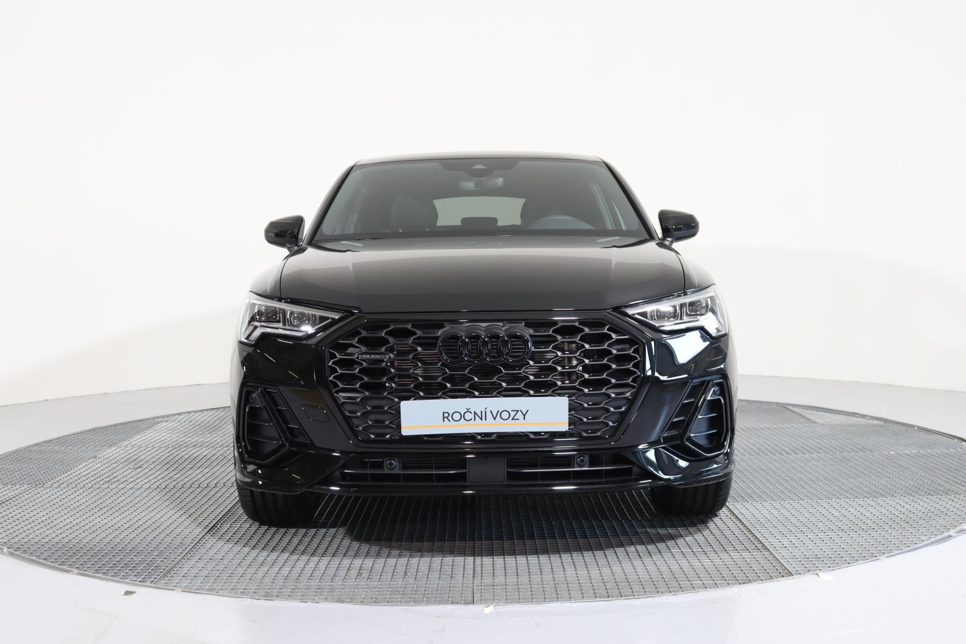 Audi Q3, Spb Sline 40 TDI quattro - fotka 2