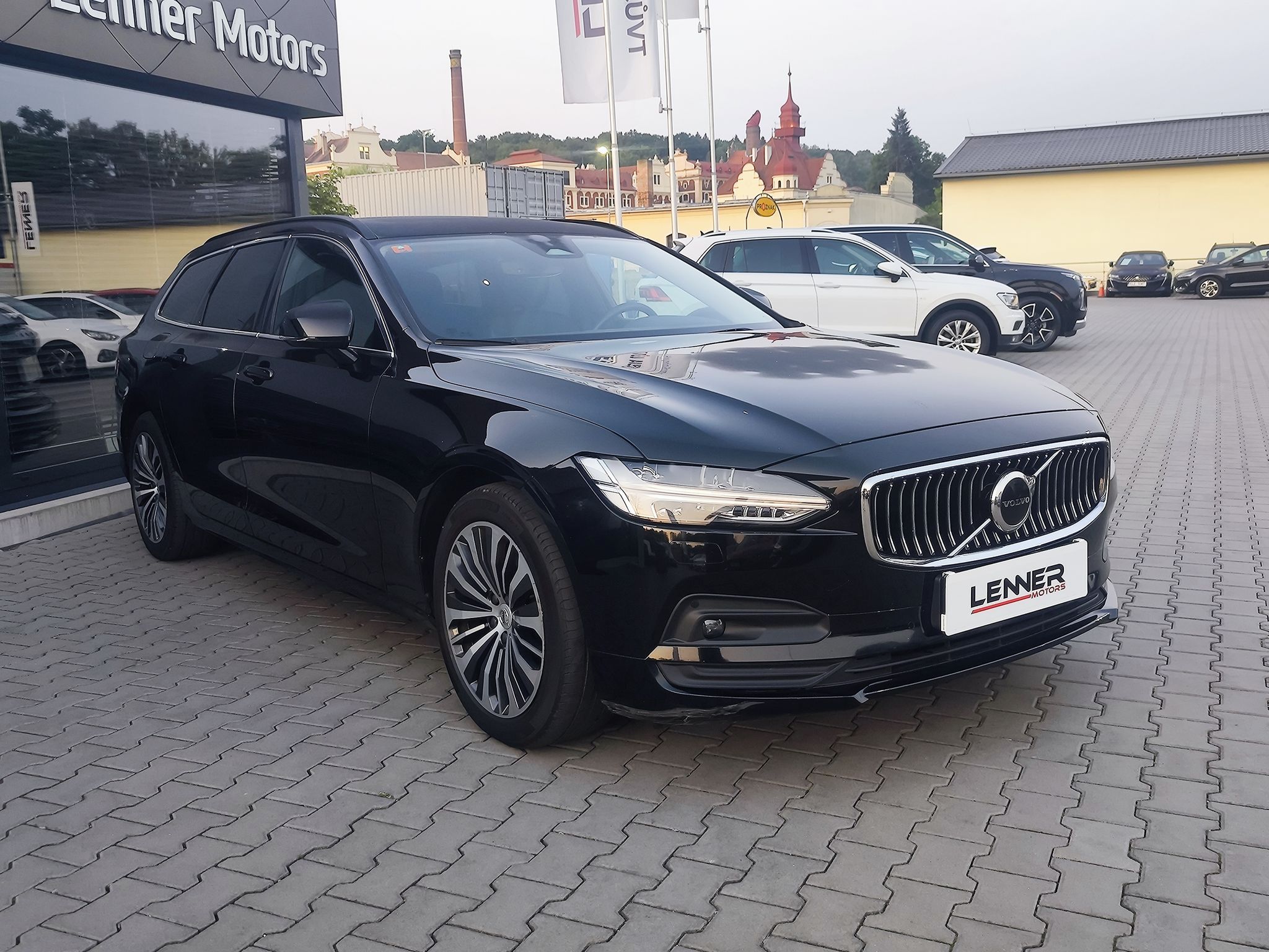 Volvo V90, B5 2.0/184kW Momentum Pro - fotka 3