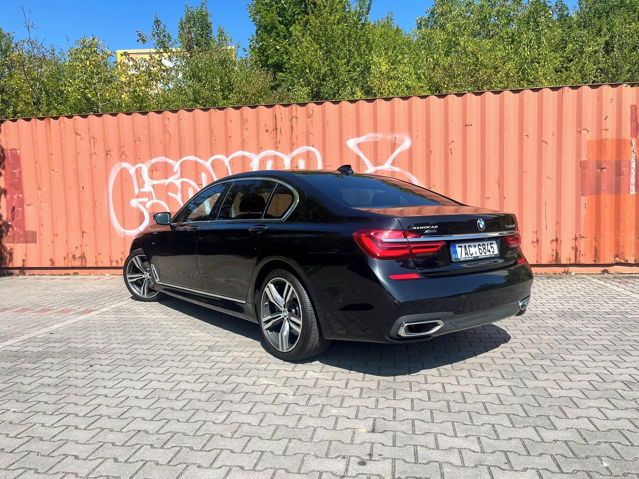 BMW Řada 7, 740ld LONG, 320k,DPH, 1.MAJ,ČR - fotka 3