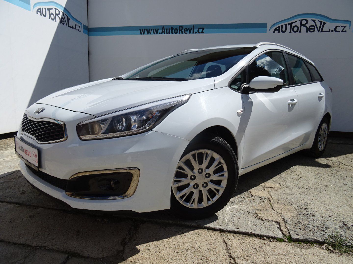 Kia Cee´d, 1.6GDi,99kW,1majČR,DPH,S.kniha - fotka 2