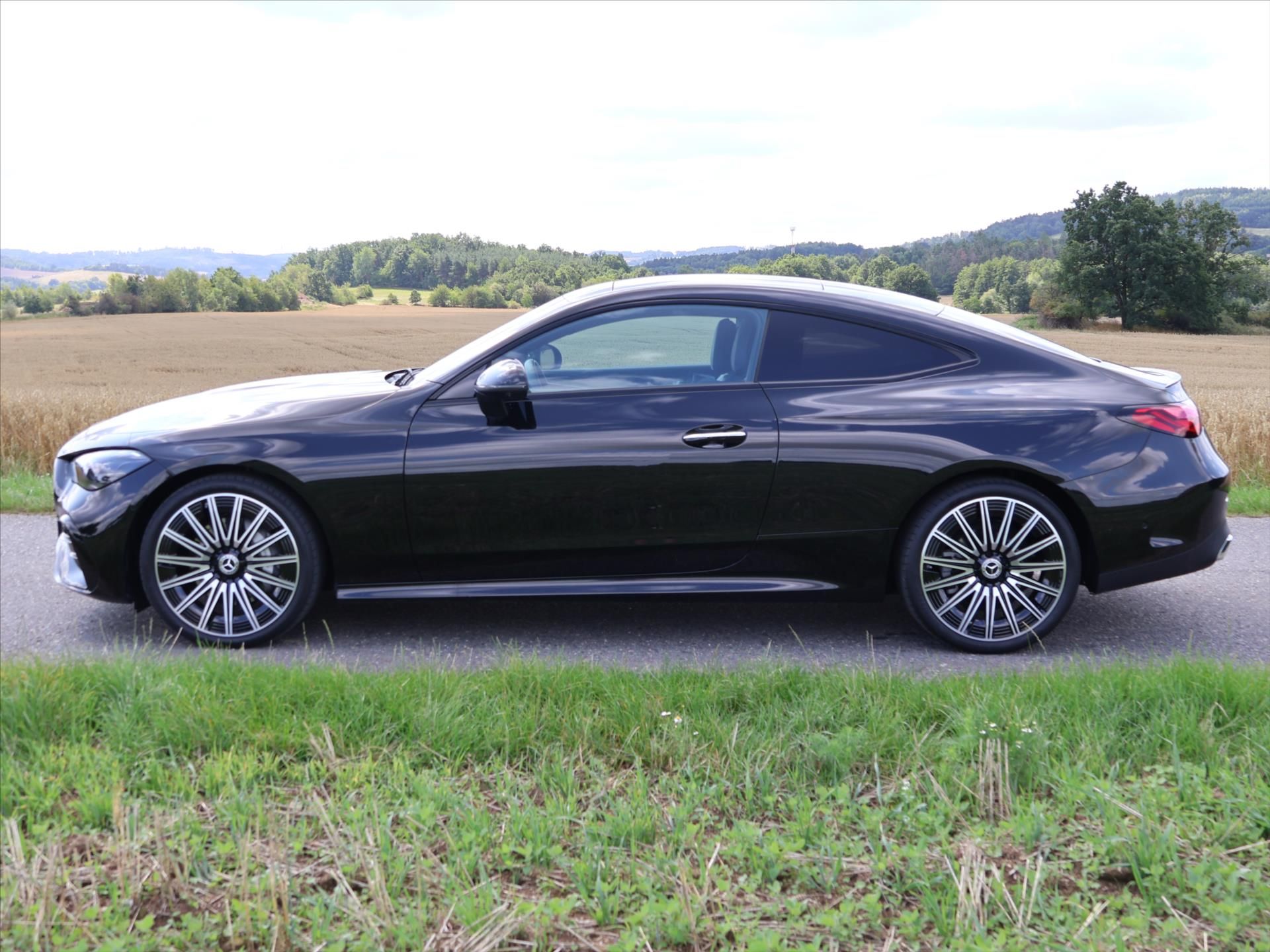 Mercedes-Benz CLE, 2,0 300 4Matic AMG Premium Plu - fotka 4