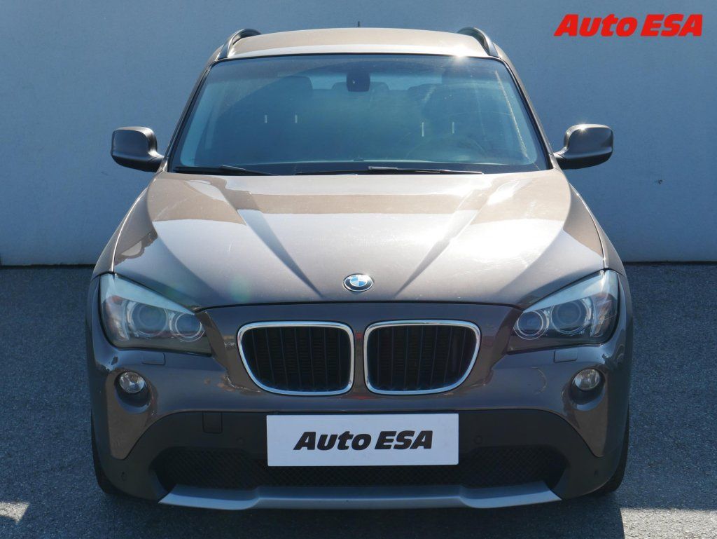 BMW X1, 2.0 D xDrive 20d,ČR,AC - fotka 2