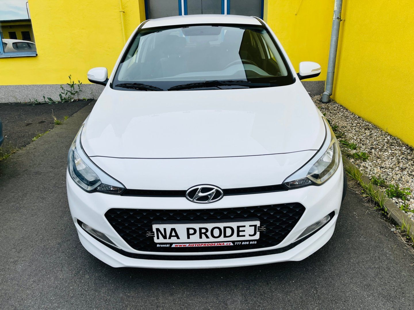 Hyundai i20, 1.2 i BENZÍN MALO NAJETO - fotka 2