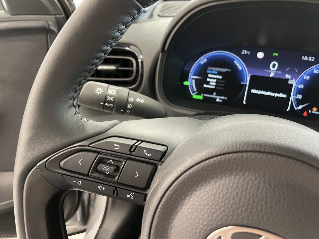 Toyota Yaris Cross, 1.5,HEV,2x4,Premiere Edit.+VIP - fotka 6