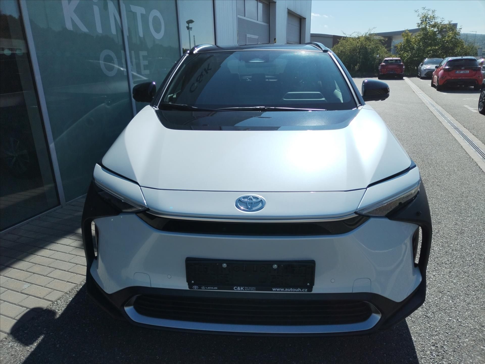 Toyota bZ4X, BEV 71,4 kWh  EXECUTIVE AWD - fotka 2