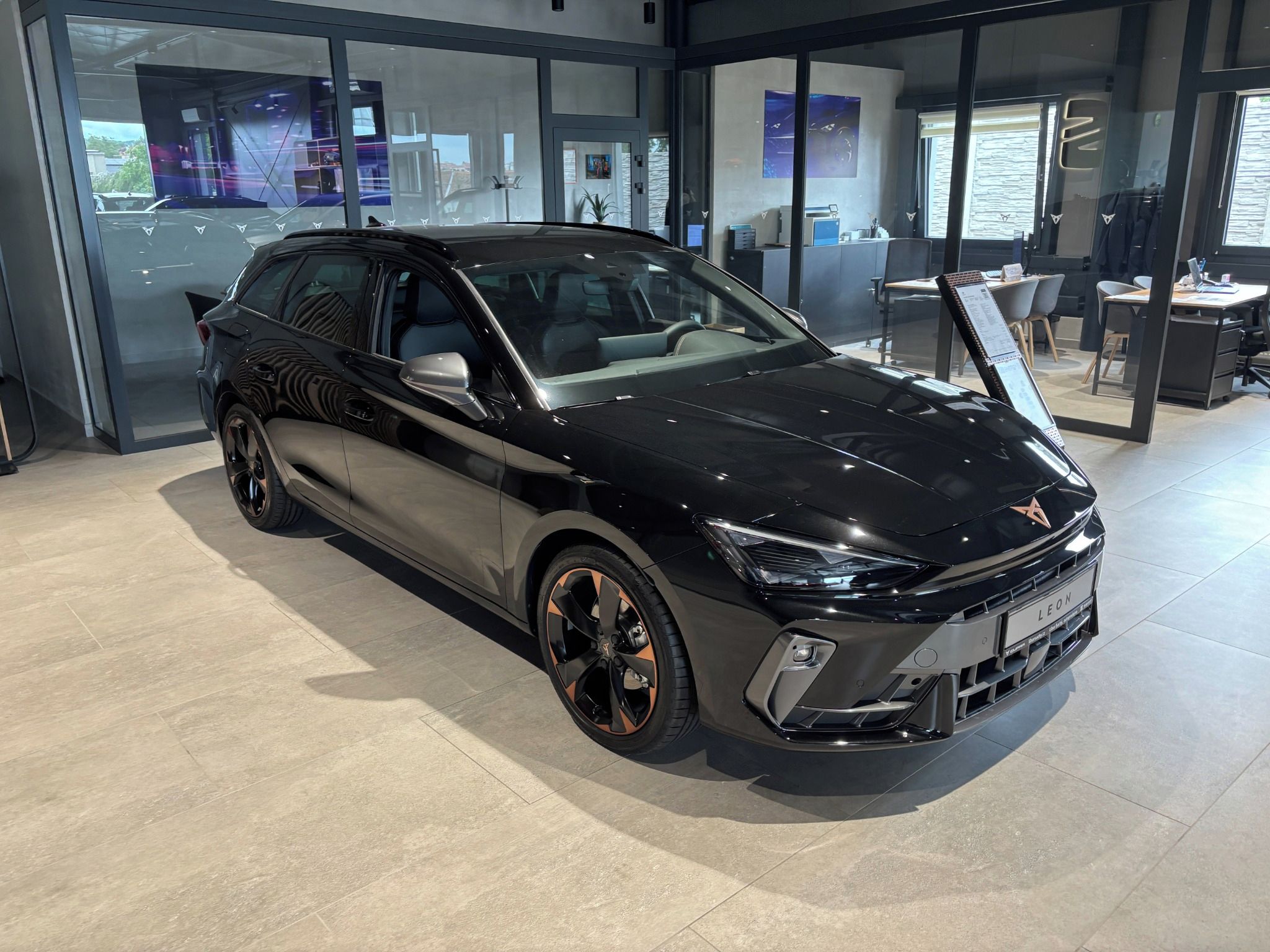 Cupra Leon, Leon SP 1.5 eTSI 150k DSG - fotka 2