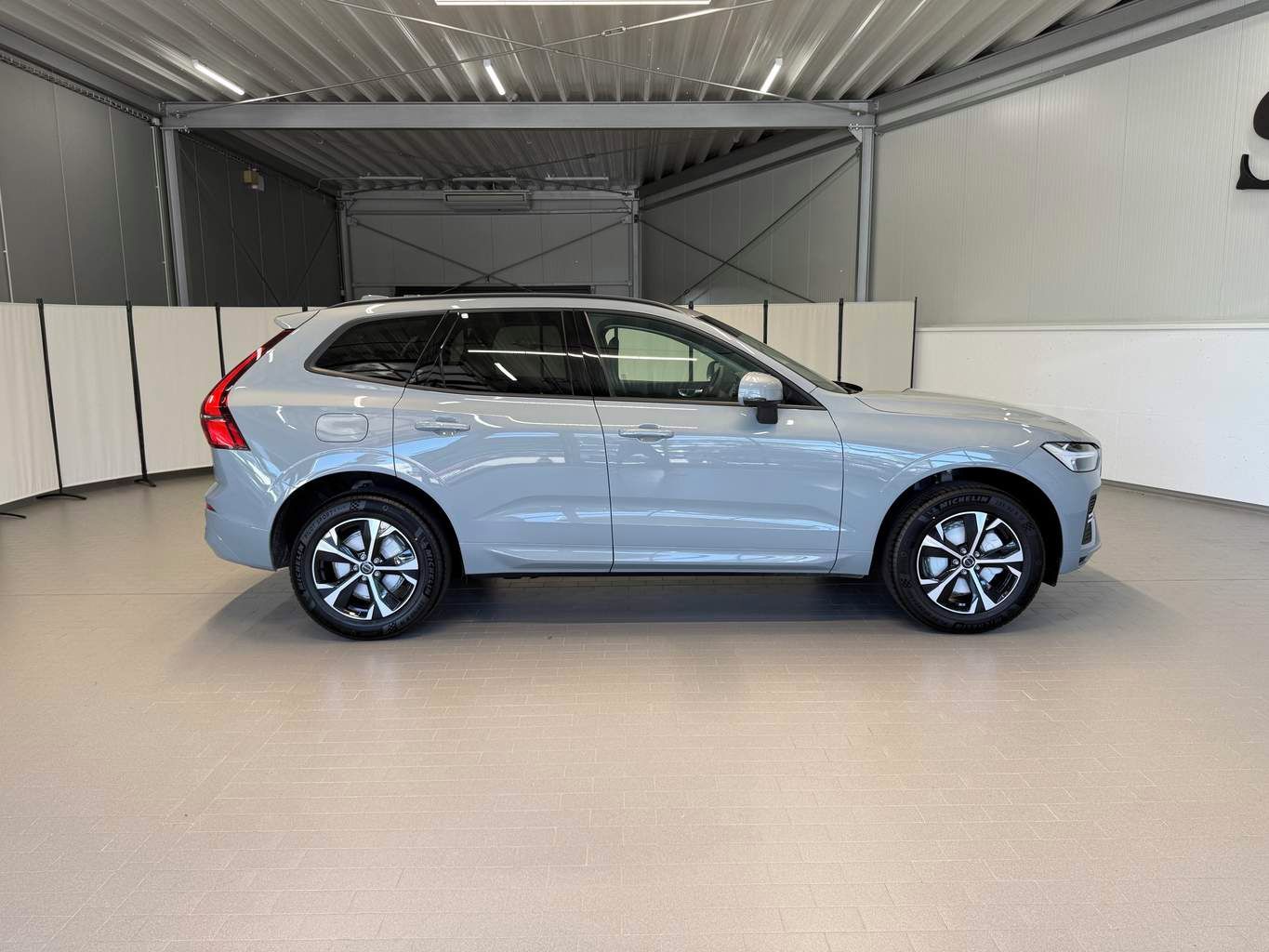 Volvo XC60, B5 2.0L 250+14 HPAT8 AWD CORE - fotka 5