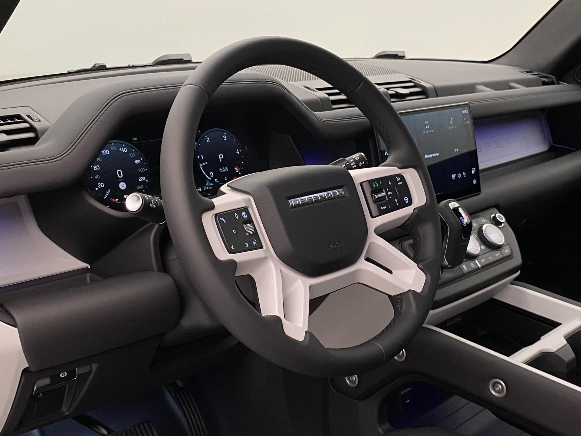 Land Rover Defender, 110 D250 X-DYNAMIC SE AWD AUT - fotka 4