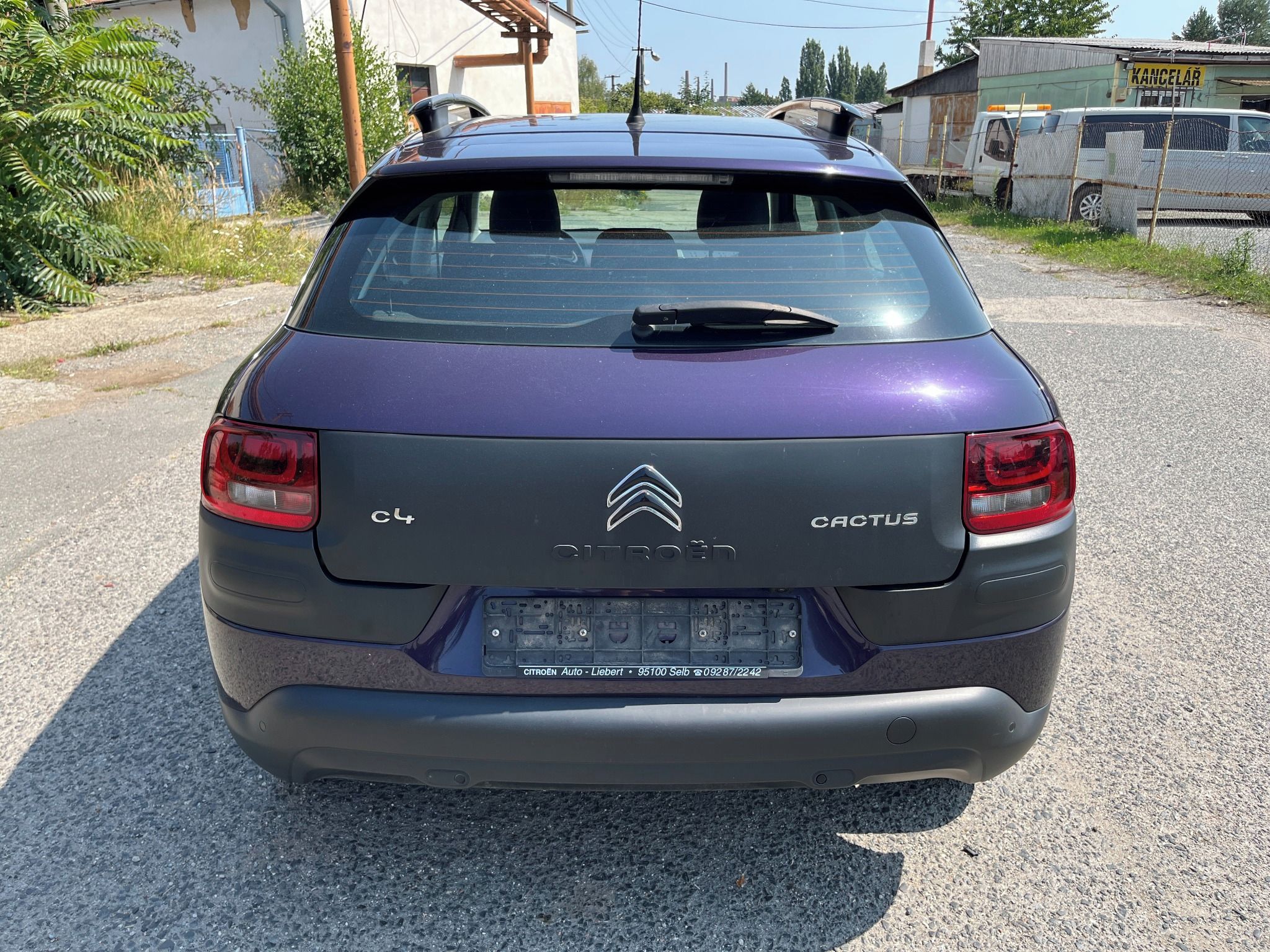 Citroën C4 Cactus, 1.2i 16v 60kw 98.000km - fotka 4