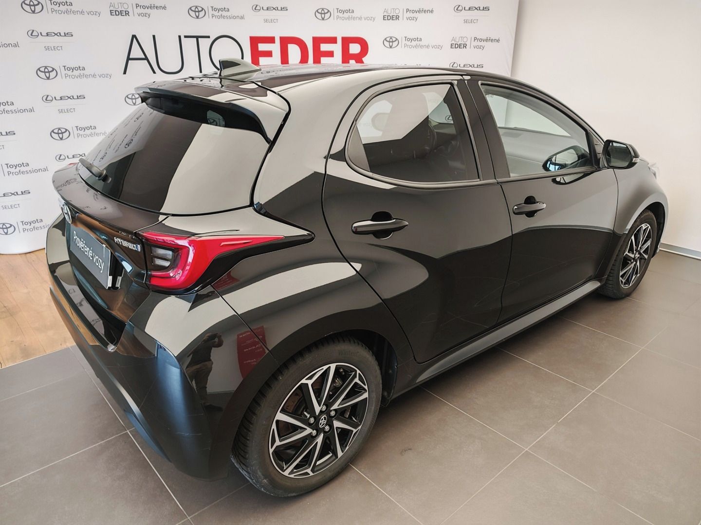 Toyota Yaris, 1.5 Hybrid  Comfort Tech Style - fotka 4