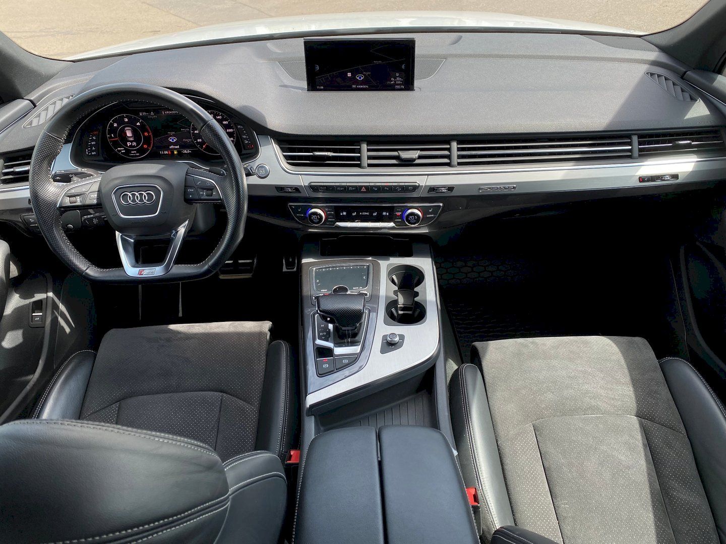 Audi Q7, V6 3.0 TDI/200kW S-LINE QUATTR - fotka 5