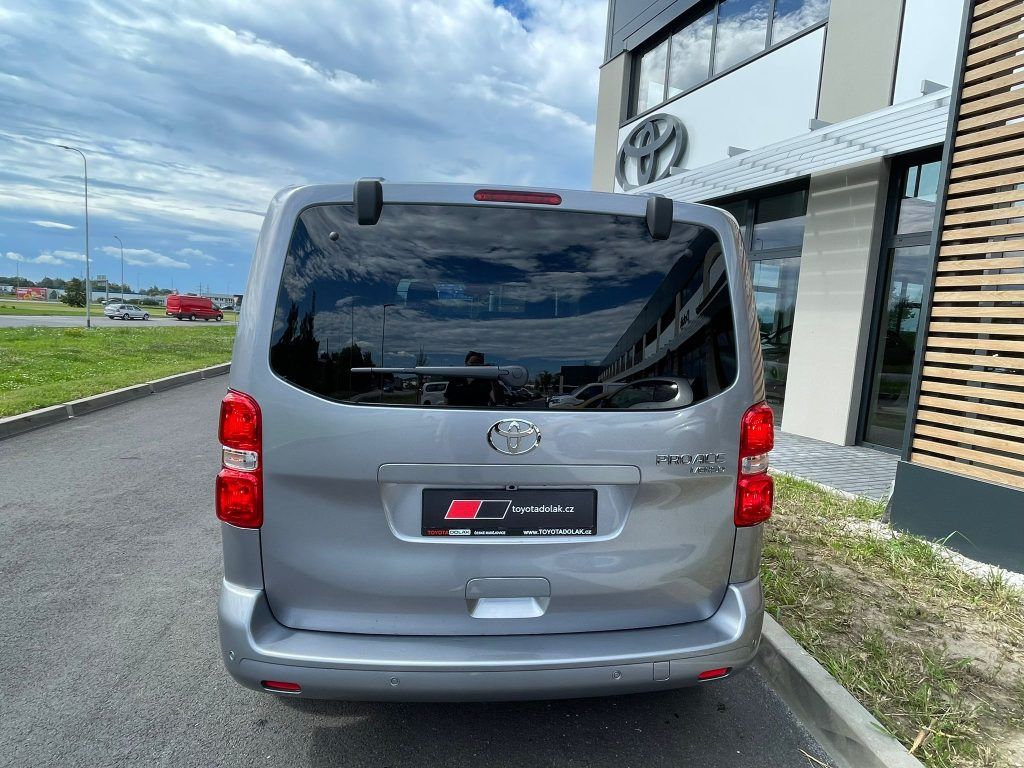 Toyota Proace Verso, 2.0D 144HP M/T Family 82 - fotka 6