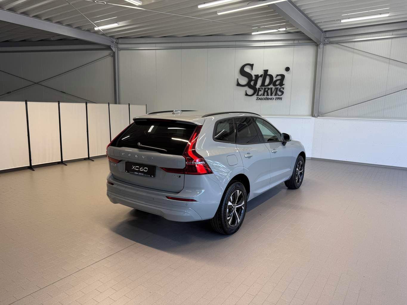 Volvo XC60, B5 2.0L 250+14 HPAT8 AWD CORE - fotka 4