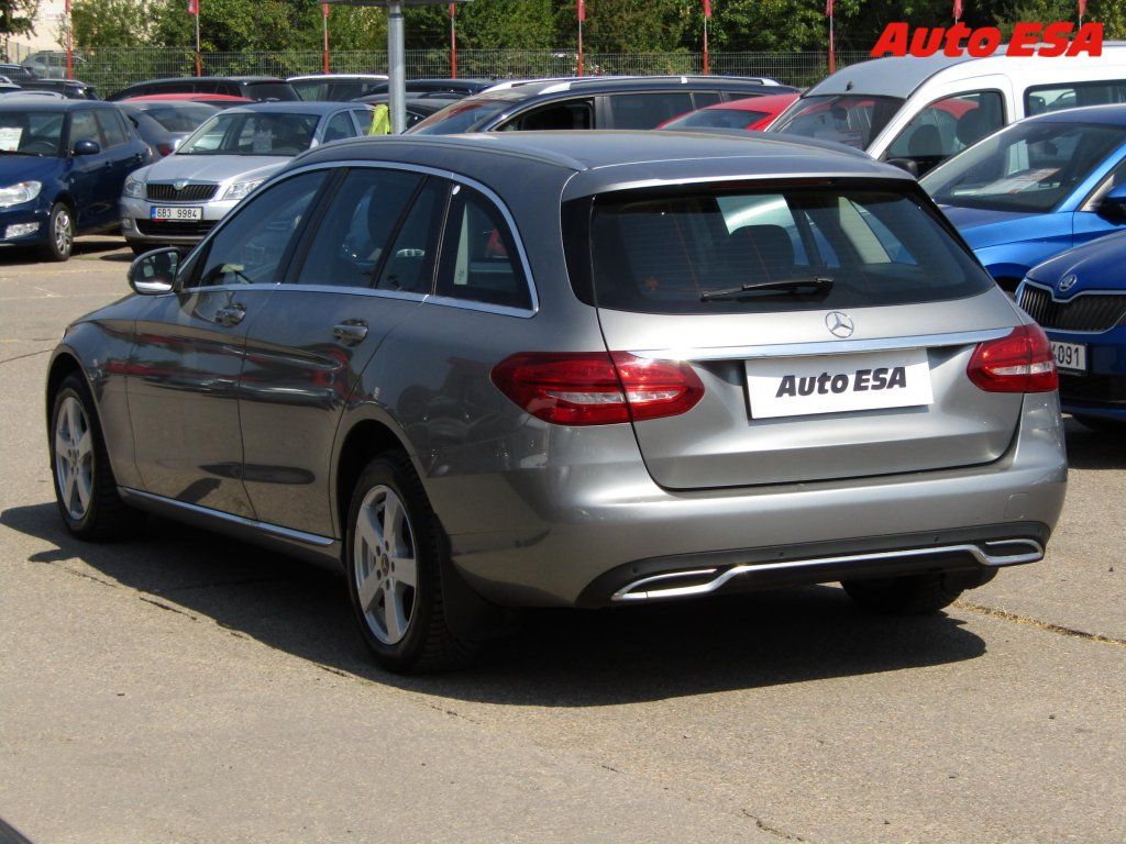 Mercedes-Benz Třídy C, 1.6 CDi C 180d,1.maj,AT - fotka 6