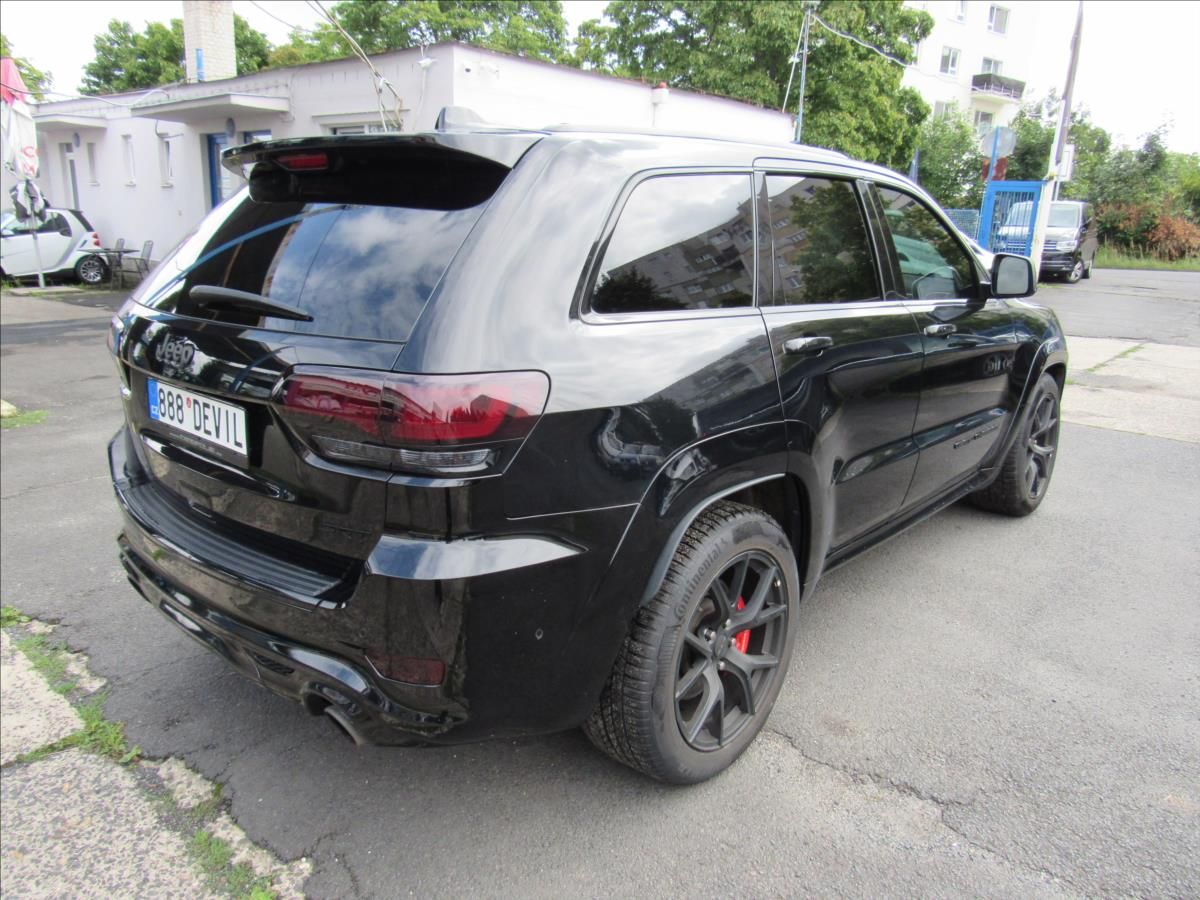 Jeep Grand Cherokee, 6,4 HEMI V8 SRT 344kW 4x4 - fotka 4