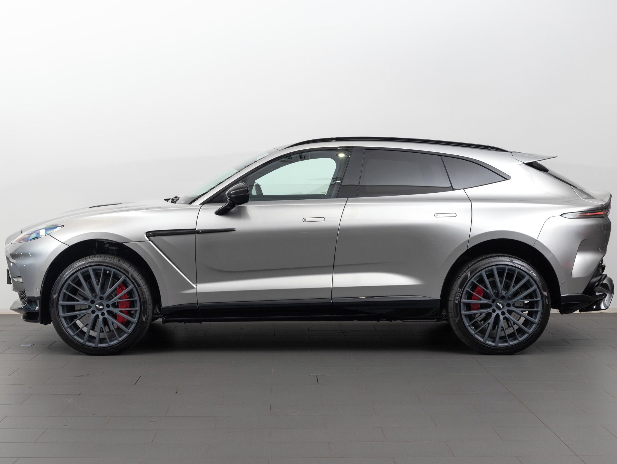 Aston Martin DBX, 707, nový infotainment, PPF - fotka 6