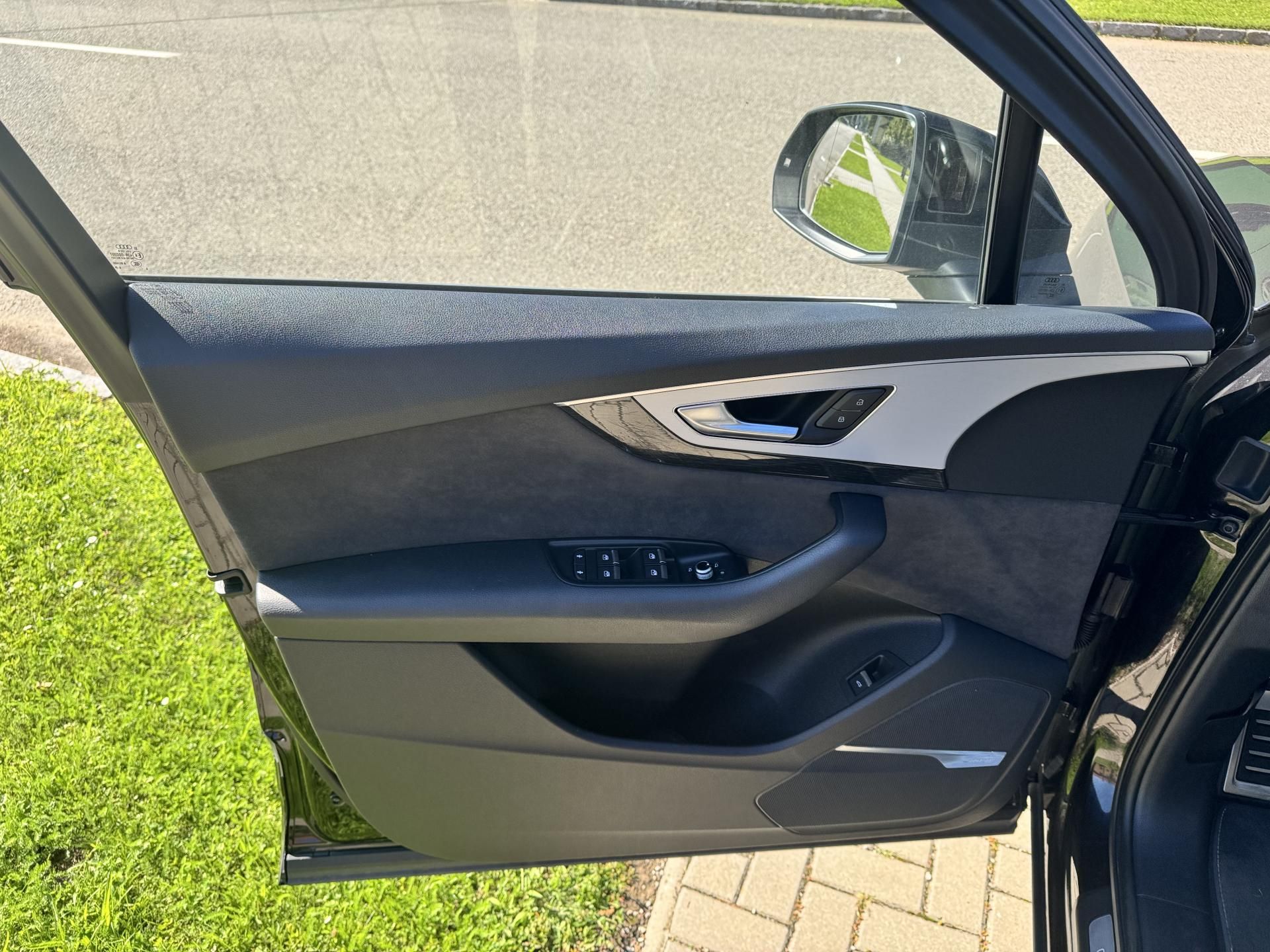 Audi Q7, 3.0 TDI SLINE QUATTRO BOSE - fotka 5