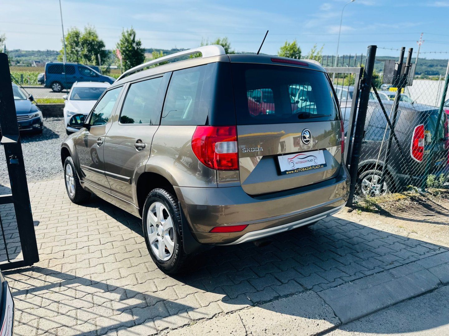 Škoda Yeti, 1.2TSi PANORAMA,VÝHŘEV SED. - fotka 3
