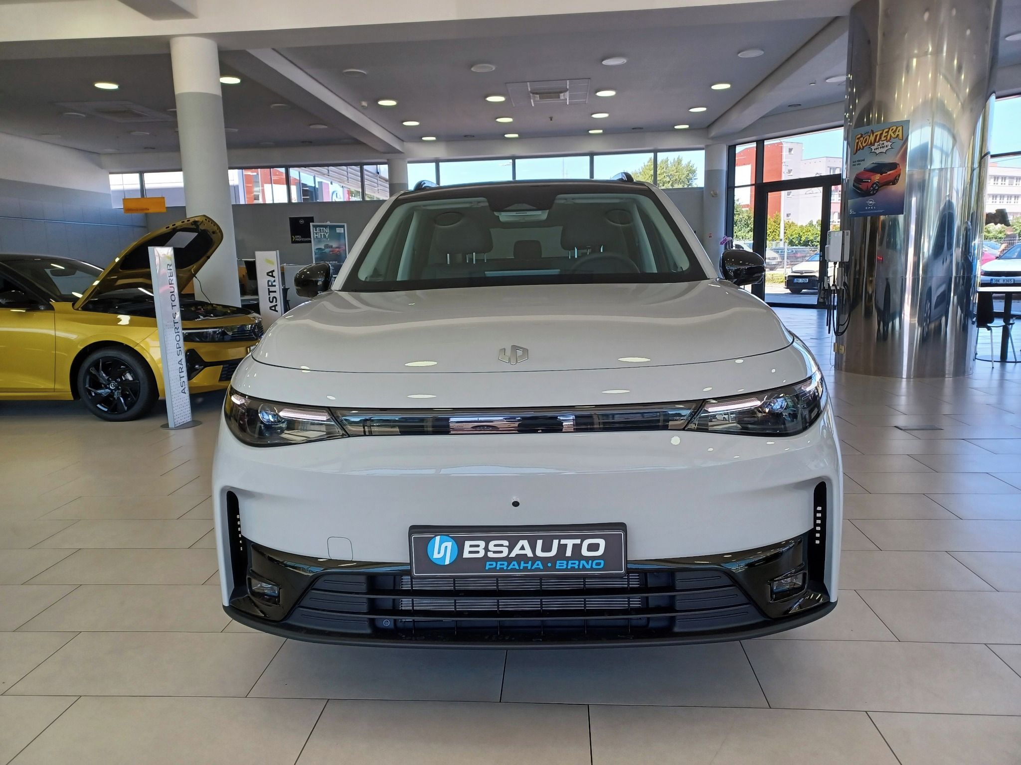 Leapmotor C10, Design REEV (Hybrid 158kW) - fotka 2