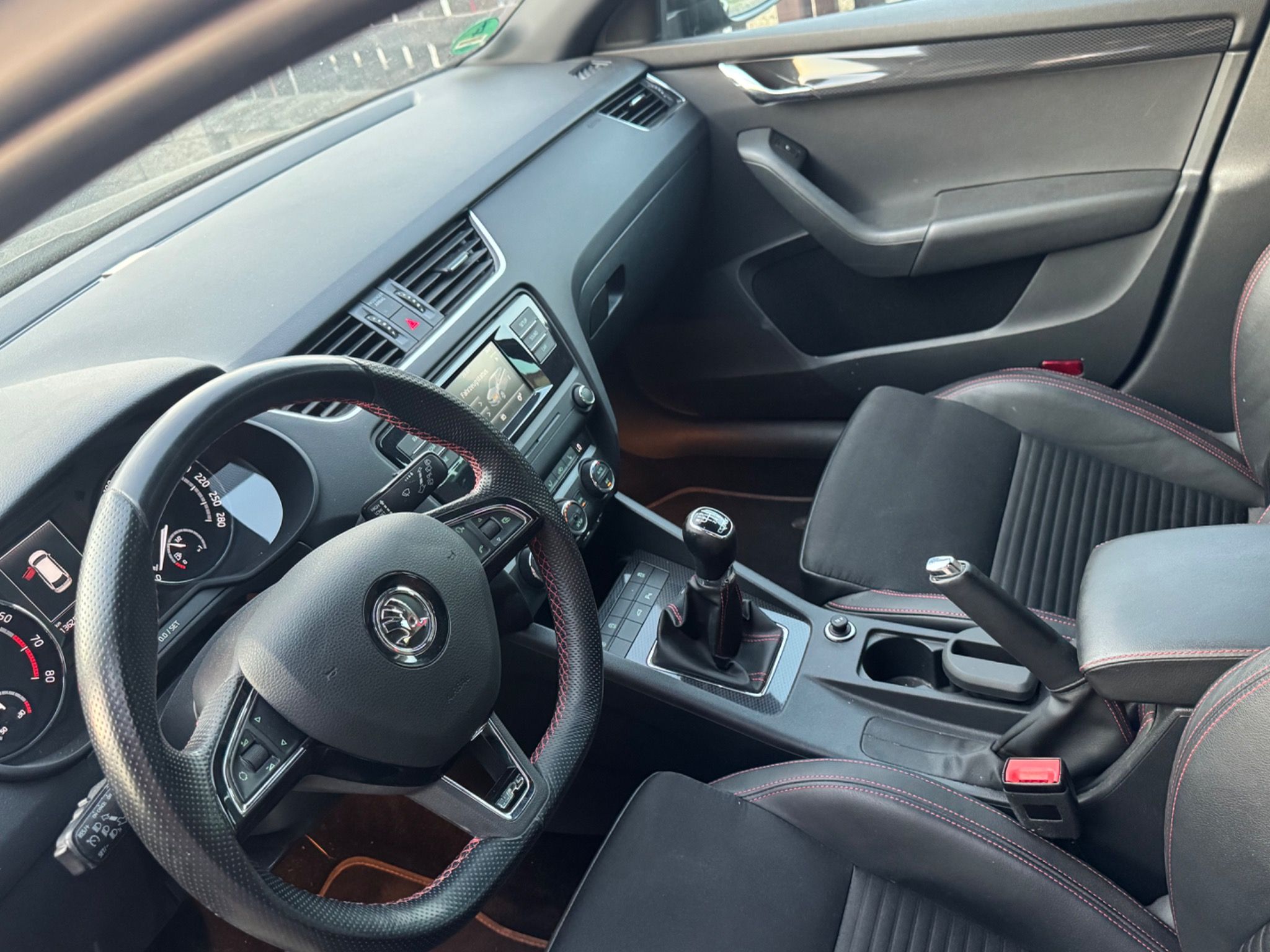 Škoda Octavia, 2.0TSI-162RS-135000KM-TOP-STAV - fotka 5