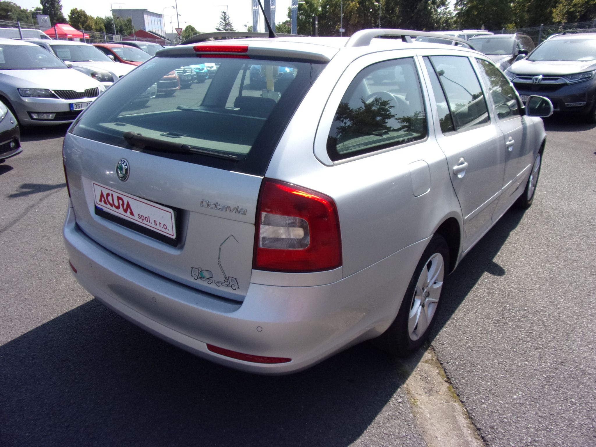 Škoda Octavia, 1,6 TDI Elegance Combi ČR - fotka 3