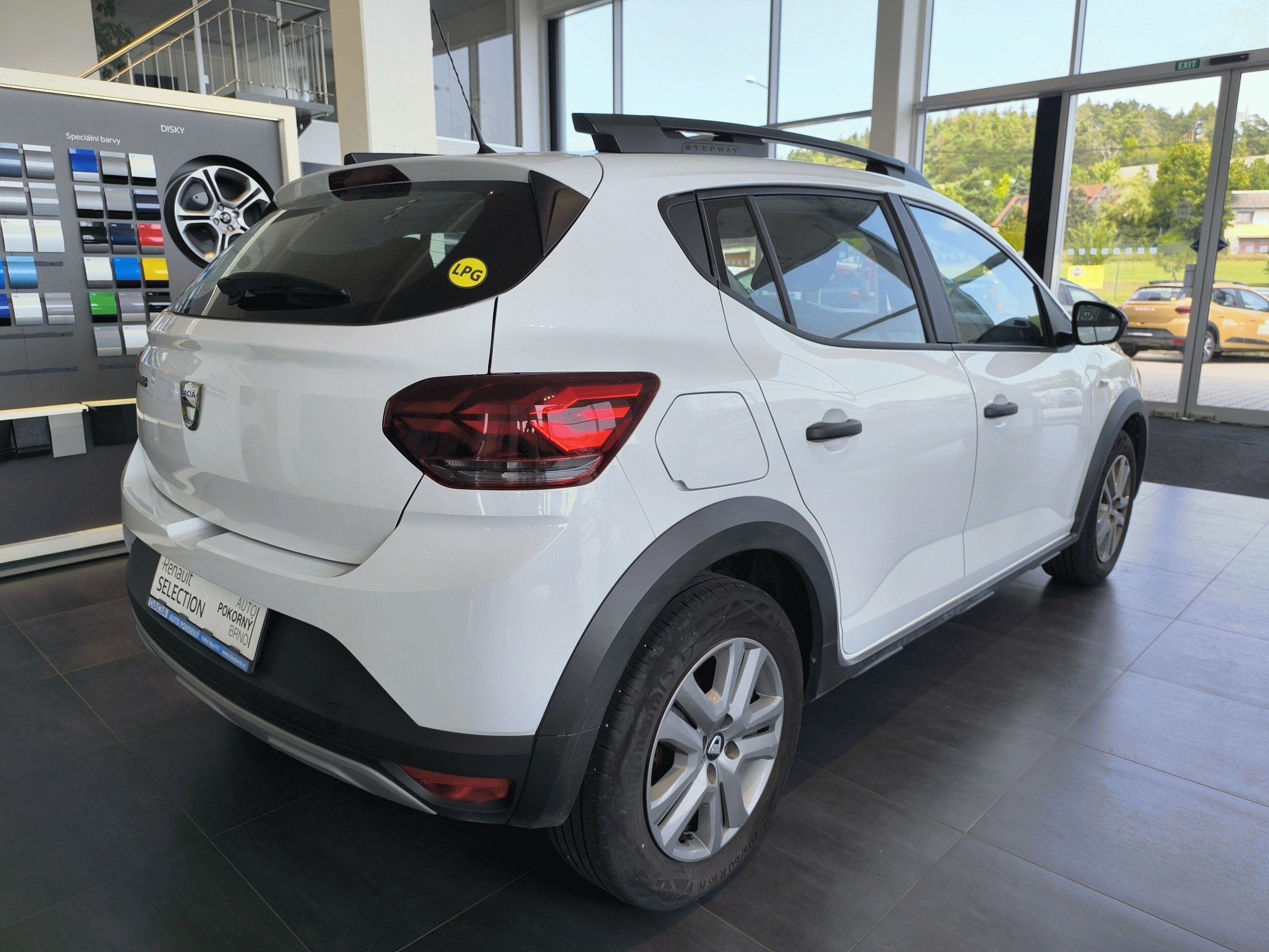 Dacia Sandero, Stepway Essential 1.0TCe 100k - fotka 3