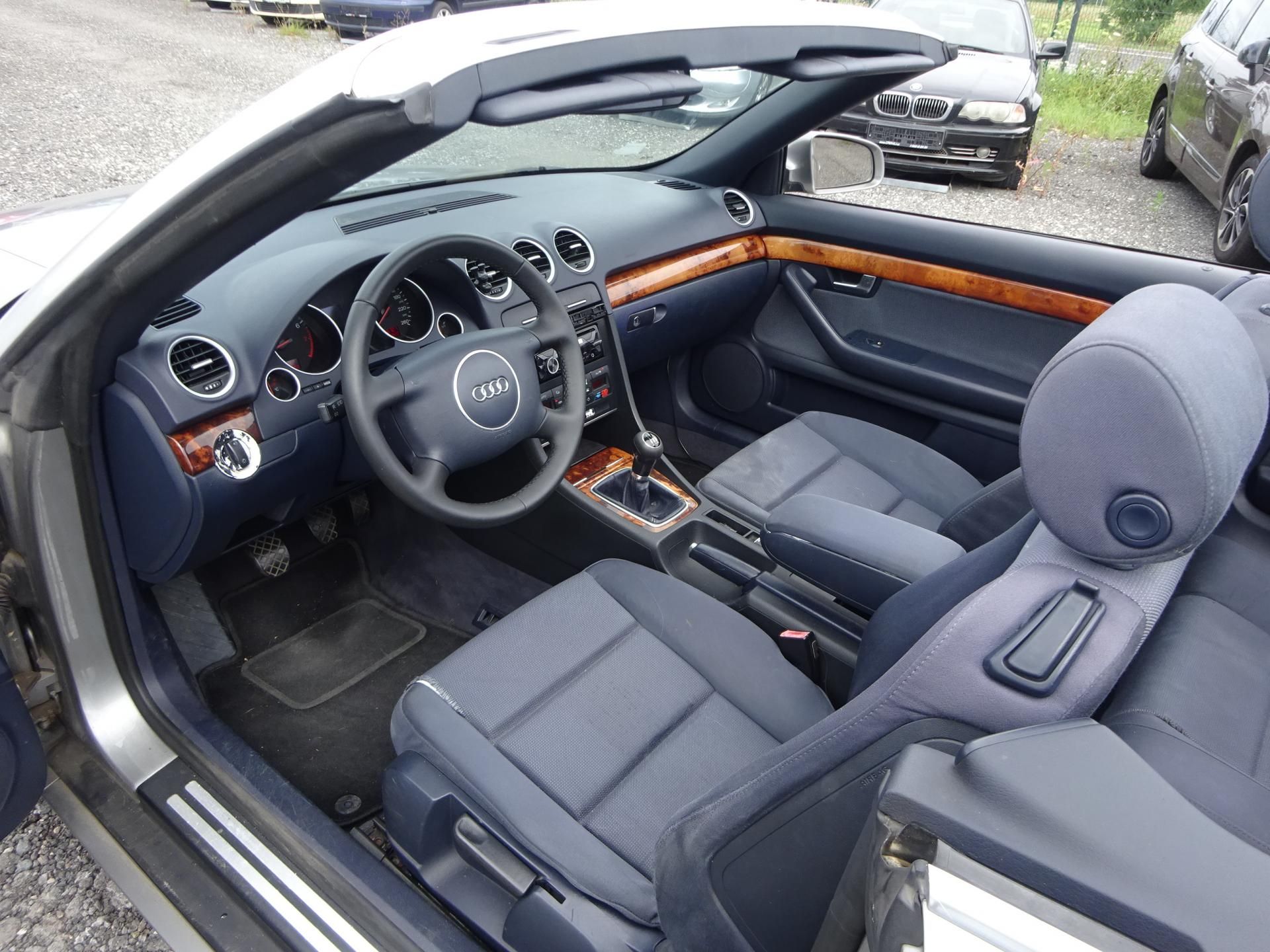 Audi A4, 1.8T 120kW KABRIO - fotka 4