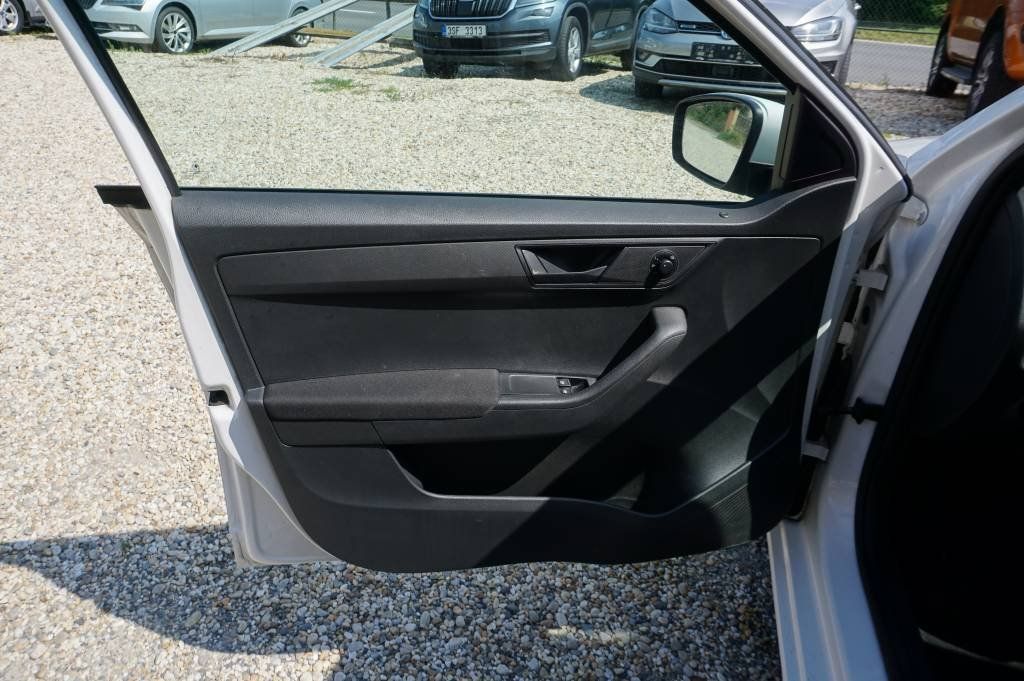 Škoda Fabia, 1,0 1, MAJ  LPG - fotka 6