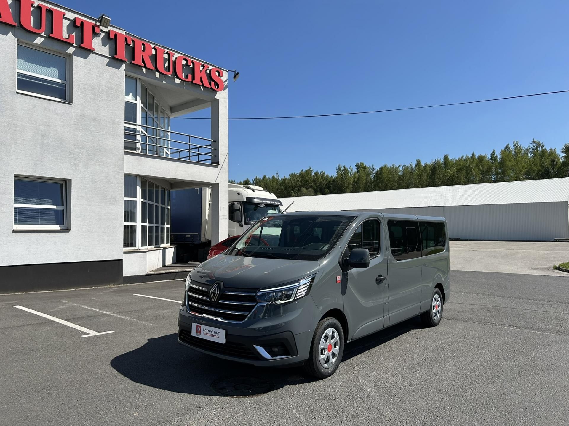 Renault Trafic, COMBI L2H1 150k RED 8 míst - fotka 4