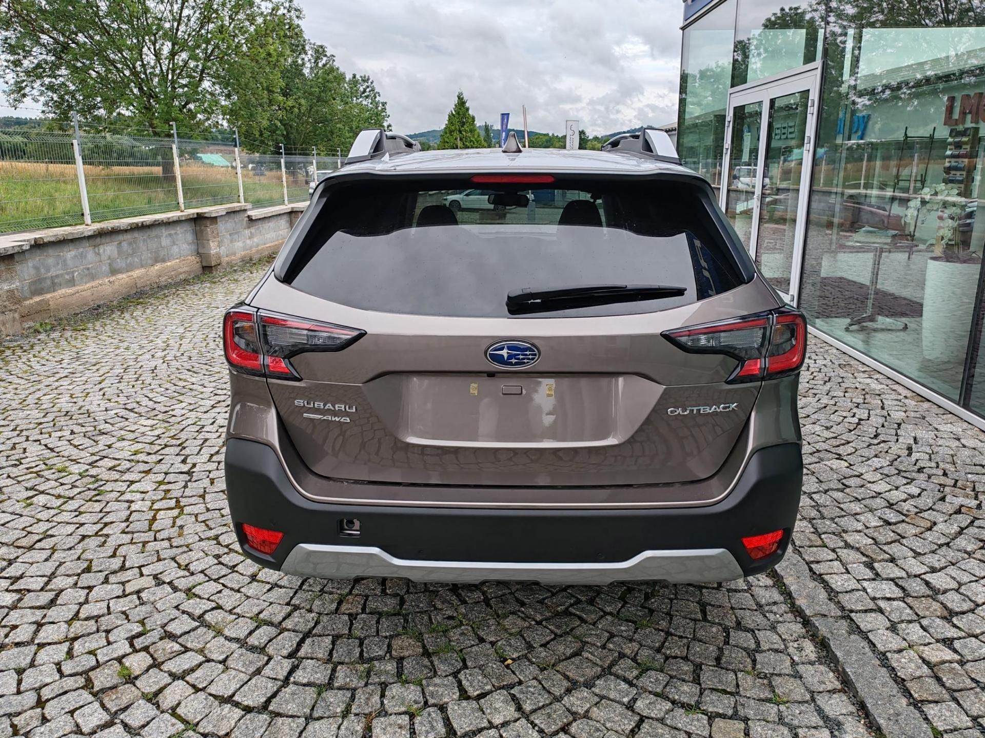 Subaru Outback, 2,5 Touring 4x4 - fotka 4